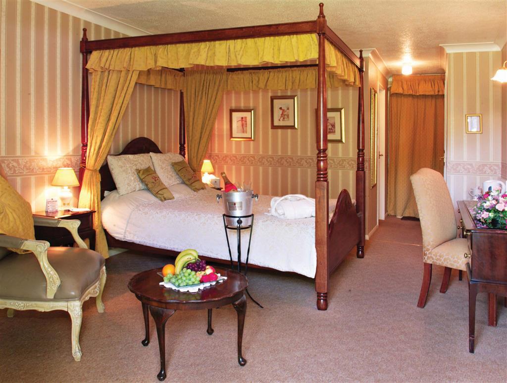 Royal George Hotel Tintern Room photo